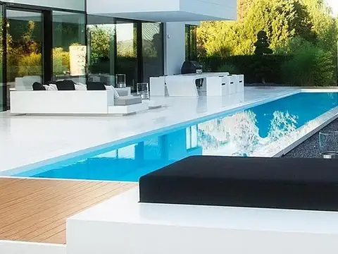 Casa en Venta con 3 cocheras