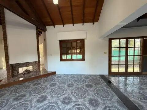 Casa en Venta con 2 cocheras