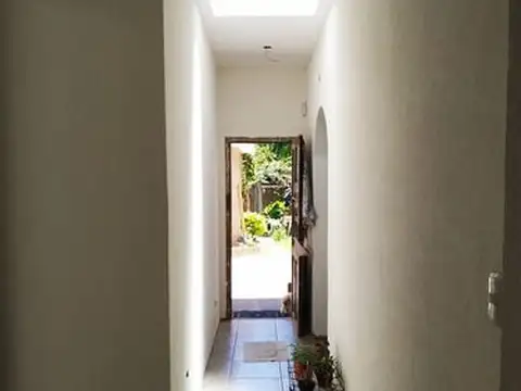 Venta De Casa En Lote Propio En Caseros Centro C/ Cochera