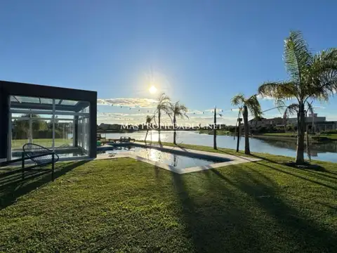 Venta Casa a la laguna en San Lucas 6 Dormitorios Canning