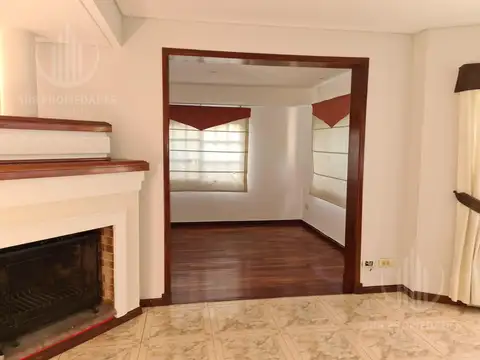 Casa 5 ambientes con 3 baños