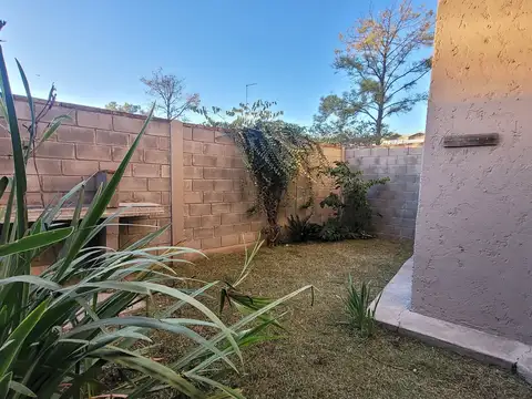 Depto Tipo Casa en Venta con 1 cocheras