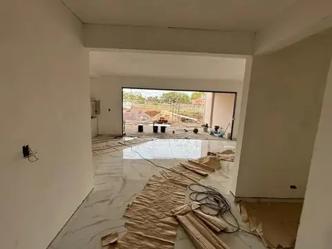 Ram. Imperdible Casa En Venta En Area 1, San Sebas