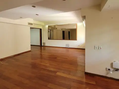 Casa 5 ambientes con 4 baños