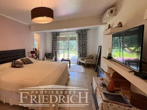 Casa en Venta con 5 cocheras