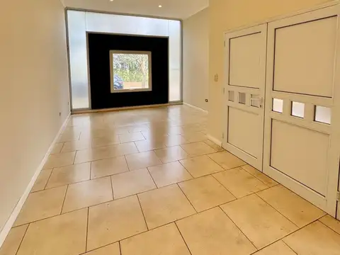 Casa 5 ambientes con 1 baño