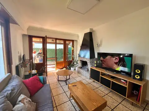 Casa en Venta en Villa Elisa [Cod: 095]