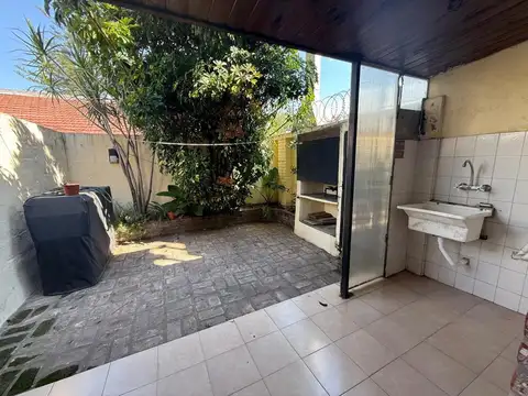 Casa en Alquiler con 1 cochera