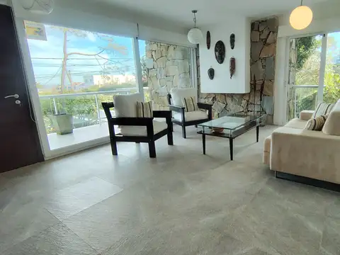 Casa 7 ambientes con 4 baños