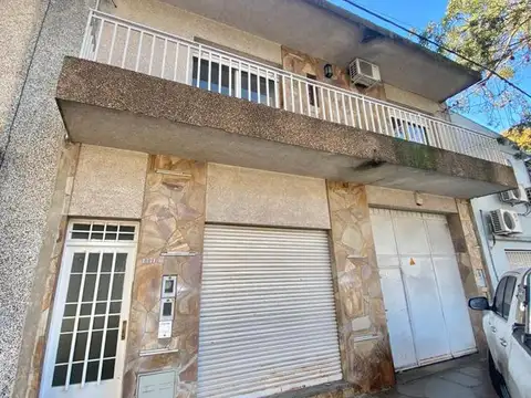 Venta Casa de dos dormitorios. Altura Bv. Avellaneda 1300 - Rosario.