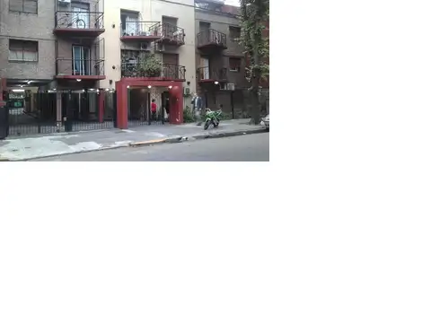 Excelente ambiente amplio con placard al contrafrente con balcón baño compl cocina integrada muy lum