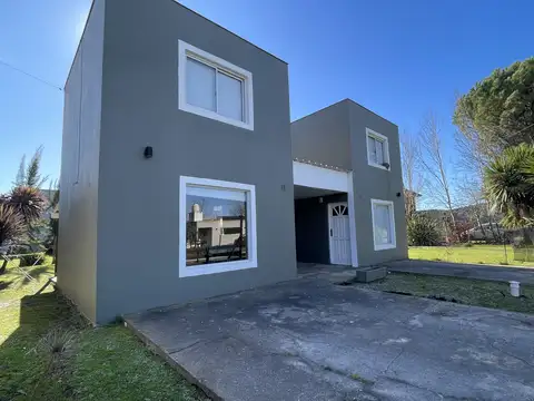 Depto Tipo Casa 8 ambientes con 3 baños