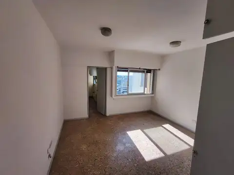 MONOAMBIENTE EN MORÓN CENTRO – A REFACCIONAR