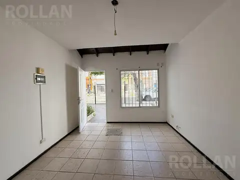 Depto Tipo Casa en Alquiler de 2 ambientes