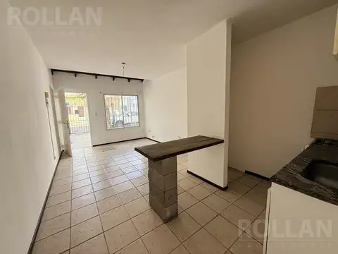 Depto Tipo Casa en Alquiler de 1 dormitorio