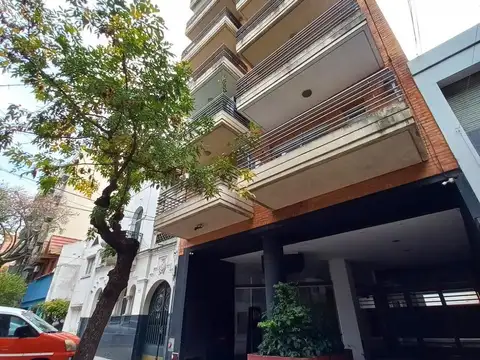 Alquiler departamento 2 ambientes al frente con balcón Amenities  V. Urquiza