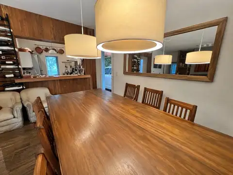 Casa en Venta con 4 cocheras