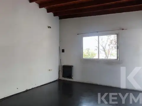Casa 6 ambientes con 1 baño