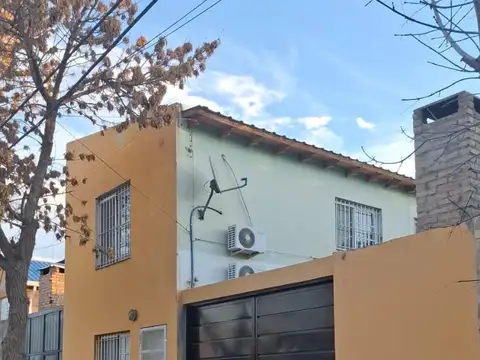 VENDE DUPLEX / GALPON CIPOLLETTI