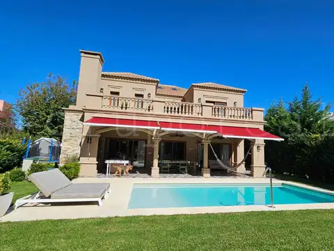 TERRALAGOS- Cuatro dormitorios en suite - Lote fondo al Bosque de Terralagos