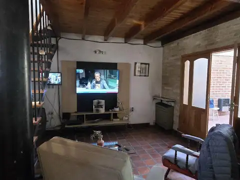 Venta Cinco Saltos- Apto Credito- Casa 3 Dorm. - Saavedra 900