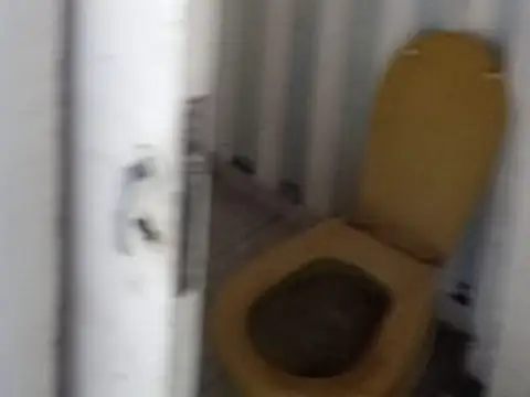 LOCAL 180 MTS2 APROX ZONA COMERCIAL RAFAEL CASTILLO ENFRENTE PLAZA CENTRAL