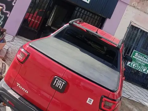 LOCAL 180 MTS2 APROX ZONA COMERCIAL RAFAEL CASTILLO ENFRENTE PLAZA CENTRAL