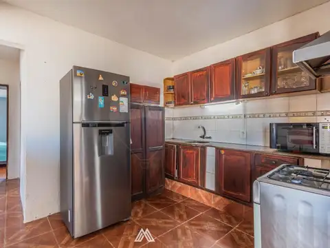 Casa 4 ambientes con 2 baños