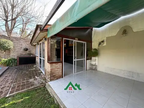 Casa en Venta con 3 cocheras
