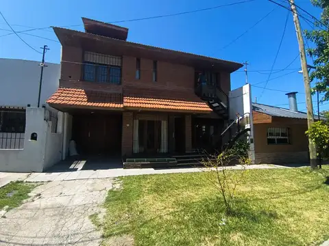 Hermosa casa 4 ambientes.