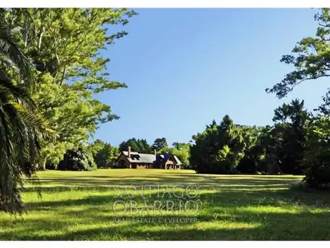 Unica Casa en Venta con 950m2 Construidos en Lote de 6 Hectáreas 10