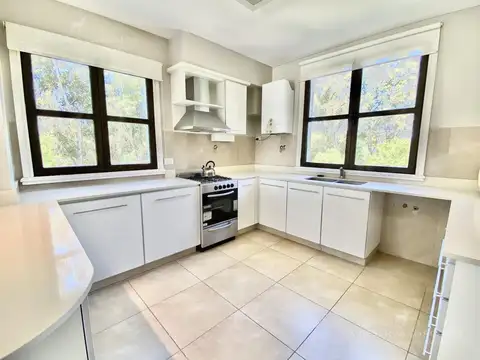 Departamento 4 ambientes con 2 baños