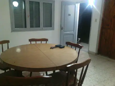 Casa 2 ambientes con 1 baño