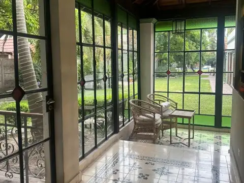 Casa en Venta con 5 cocheras
