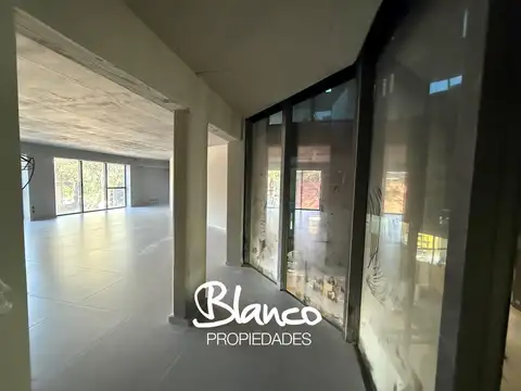 Oficina en Alquiler en Proa Pilar, USD 870