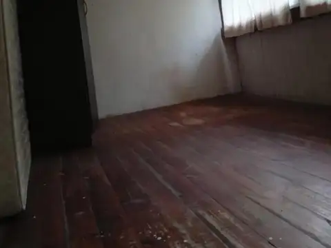 CASA 2 DORMITORIOS EN VENTA EN TANTI CON DERECHOS POSESORIOS