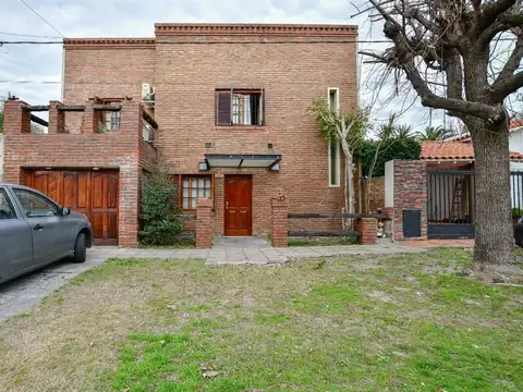CASA EN VENTA - GONNET