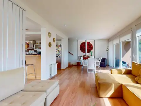 Casa 5 ambientes con 3 baños