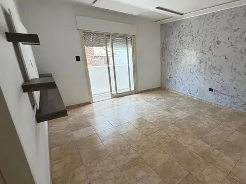 DEPTO 2 DORM ESCALERA 2 P CONTRAFRENTE - PICHINCHA