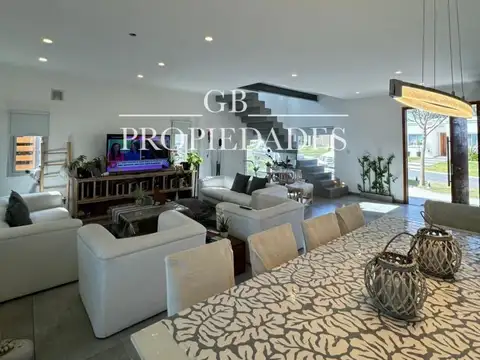 Casa en Alquiler en Santa Elena, USD 1.600