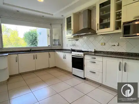 Casa en Alquiler al Oeste