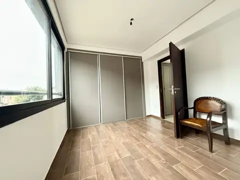 Departamento en Alquiler en Lomas del Mirador, $ 700.000