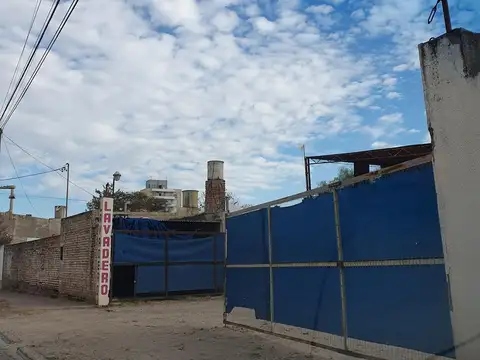 VENTA Terreno   Galpones. Calle Tomás Jofre