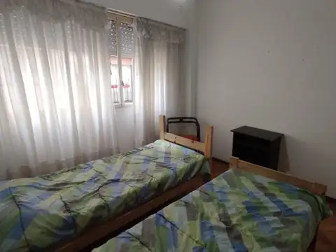 Balvanera, Av Rivadavia 2500, 2 amb, u$s 700 + expensas ( Nov 2025= $ 100,000) + servicios. 4px...