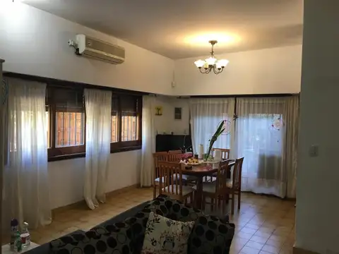 Casa en Venta en Moron Sur, USD 158.000