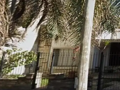 AMERICANA 4 AMB COCHERA CUB Y FONDO. POSIBIL. 2 CASAS