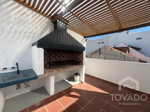 PH 5 Ambientes con Terraza propia en Villa Urquiza!