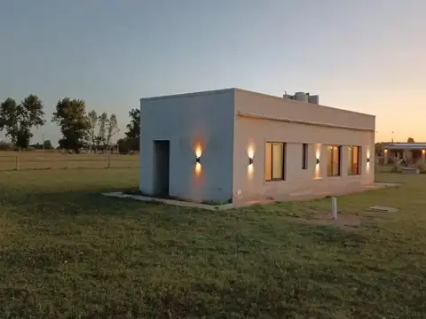 Casa en venta - 1 Dormitorio 1 Baño - Saladillo