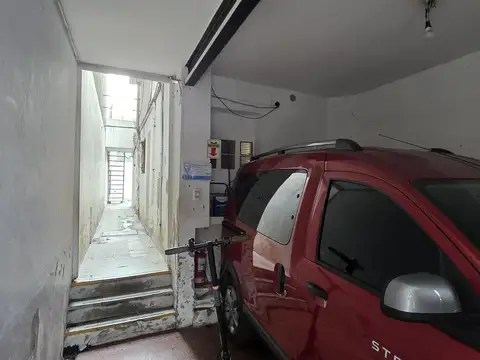 Excelente 8 amb.+ Deposito + Garage