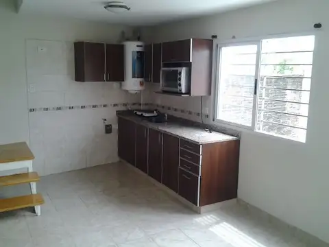 HERMOSO DEPARTAMENTO DE 2 AMB. SIN EXPENSAS.. 